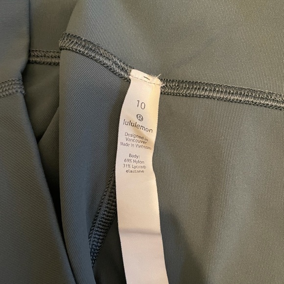 Green 7/8 Lululemon Wunder Under Leggings - Picture 3 of 3